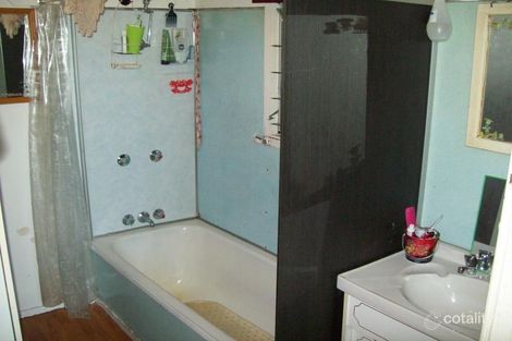 Property photo of 18 Glossop Street Brassall QLD 4305