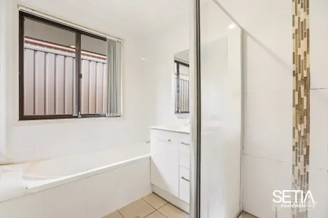 Property photo of 13 Winten Drive Glendenning NSW 2761