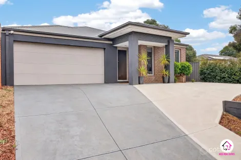 2 GLADE DR, WALLAN, VIC 3756