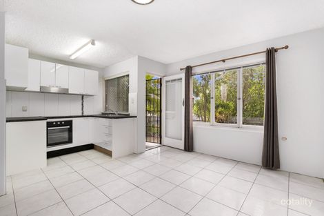 Property photo of 2/587 Sandgate Road Clayfield QLD 4011