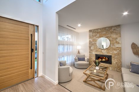 Property photo of 8 Earnley Way Officer VIC 3809