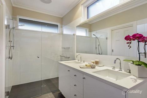 Property photo of 1 Bath Road Glen Iris VIC 3146