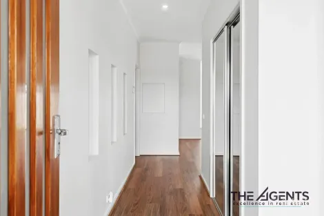 Property photo of 15 Bear Street Tarneit VIC 3029
