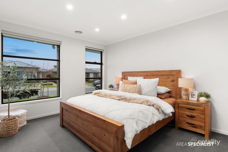 Property photo of 39 Murrindal Street Werribee VIC 3030