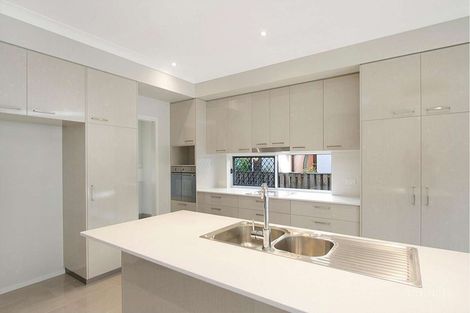 Property photo of 34 Middle Street Labrador QLD 4215