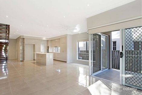 Property photo of 34 Middle Street Labrador QLD 4215