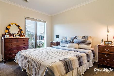 Property photo of 10 Jutland Close Clyde North VIC 3978