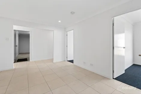 Property photo of 17 Natasha Circuit Westbrook QLD 4350
