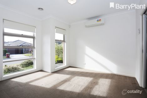 Property photo of 72 Noorat Place Cranbourne North VIC 3977