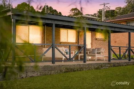 Property photo of 17 Rholanda Crescent Springwood QLD 4127