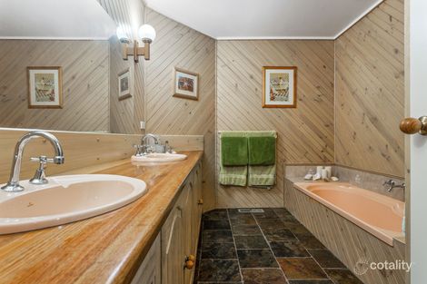 Property photo of 11 Azalea Court Croydon North VIC 3136