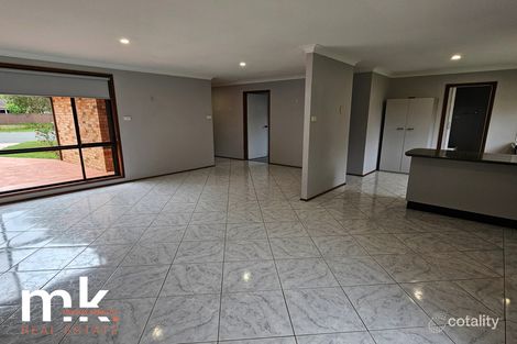 Property photo of 4 Zircon Place Eagle Vale NSW 2558