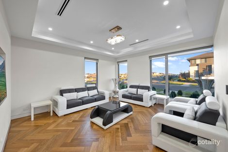 Property photo of 70 Rossiter Retreat Cranbourne North VIC 3977