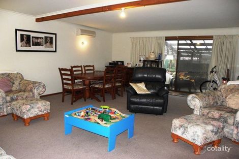 Property photo of 33 Coates Road Lakes Entrance VIC 3909