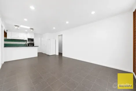 Property photo of 40 Bayview Crescent Hoppers Crossing VIC 3029