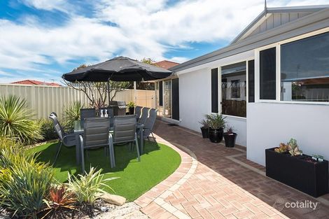 Property photo of 11 Whitepeak Place Padbury WA 6025