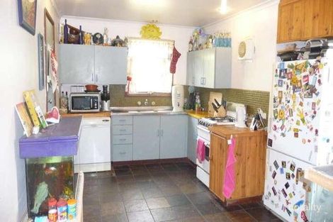 Property photo of 2 Eringa Court Craigmore SA 5114