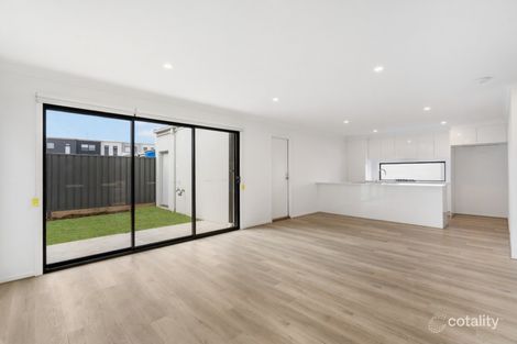 Property photo of 36 Wimbledon Boulevard Strathtulloh VIC 3338