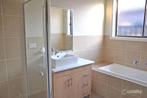 Property photo of 11 Cordyline Grove Craigieburn VIC 3064