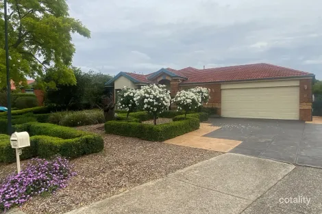 40 Fleetwood Cct, Melton West, VIC 3337