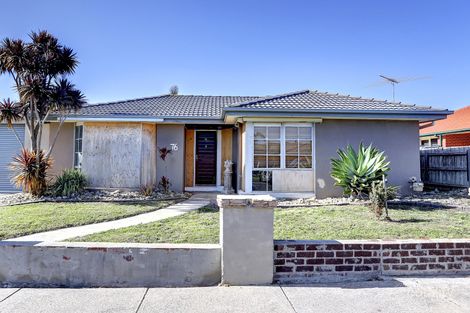 76 Lawless Dr, Cranbourne North, VIC 3977