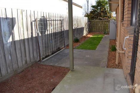 1/2 James St, Pakenham, VIC 3810