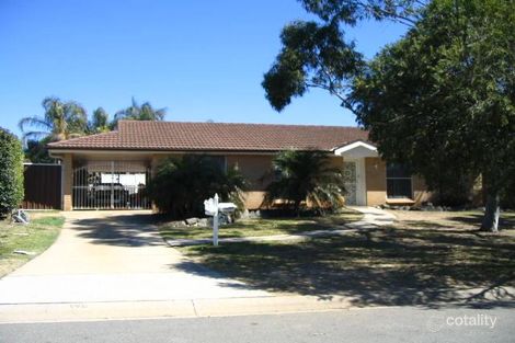 13 Barossa Cl, St Clair, NSW 2759