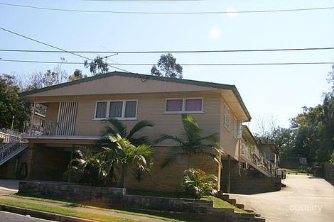 17 Fenton St, Fairfield, QLD 4103