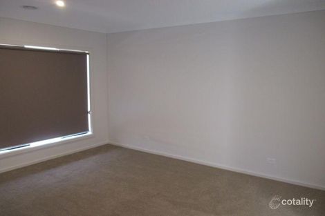 Property photo of 5 Dodge Terrace Cranbourne East VIC 3977