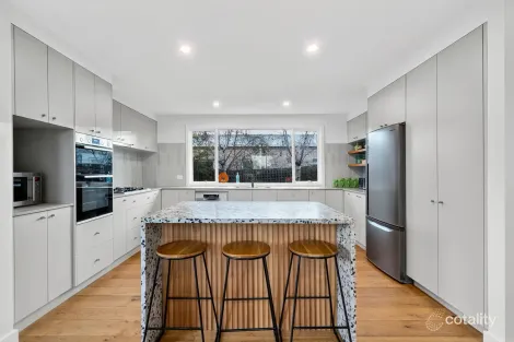 Property photo of 11 Whitten Court Highton VIC 3216