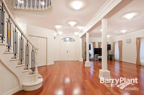 Property photo of 8 Kawarra Drive Keysborough VIC 3173