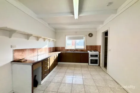 Property photo of 62 Avondale Avenue St Albans VIC 3021