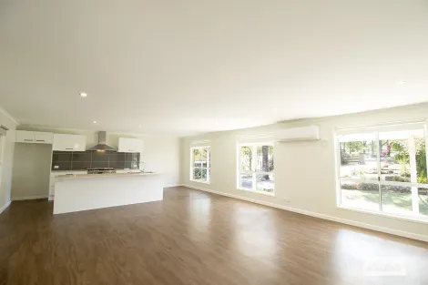 Property photo of 101 Lakes Drive Laidley Heights QLD 4341