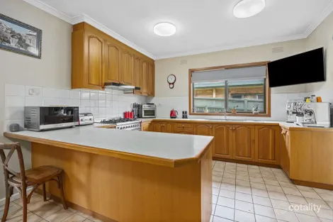 Property photo of 8 Swalling Crescent Kennington VIC 3550