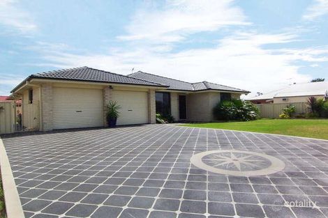 3 Streeton Dr, Metford, NSW 2323