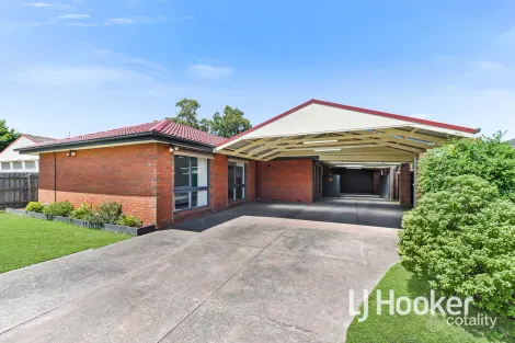 Property photo of 18 Millswyn Avenue Hampton Park VIC 3976