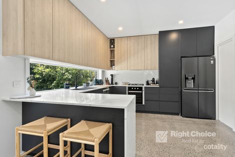 2/6 Antrim Ave, Warilla, NSW 2528