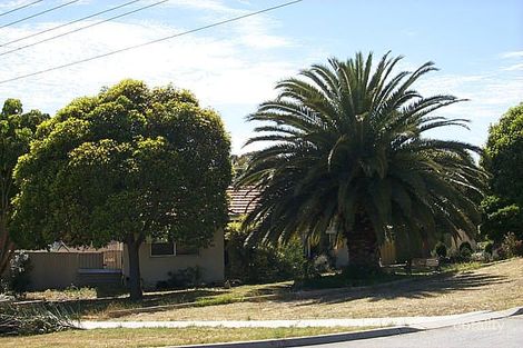 50 Redmond Rd, Hamilton Hill, WA 6163