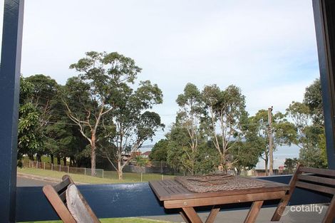 Property photo of 4 Grand View Parade Lake Heights NSW 2502