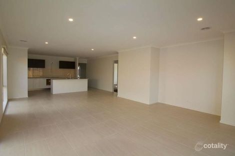 Property photo of 10 Glider Street Mount Duneed VIC 3217