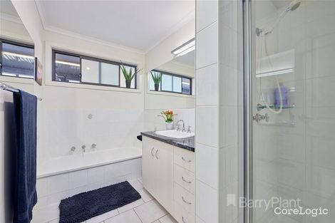 Property photo of 53 Whitehaven Crescent Noble Park North VIC 3174