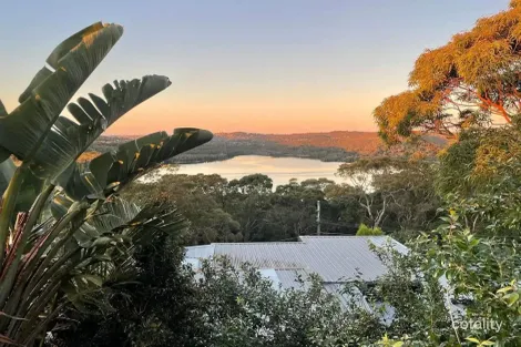 Property photo of 40 Elanora Road Elanora Heights NSW 2101