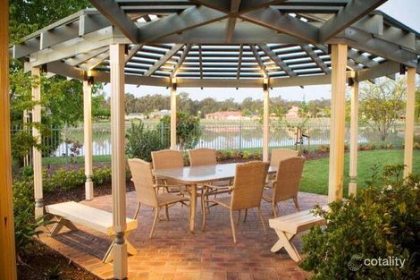 Property photo of 15 Illawarra Crescent Kialla VIC 3631