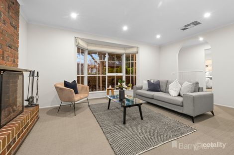 Property photo of 17 Vista Court Berwick VIC 3806