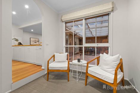 Property photo of 17 Vista Court Berwick VIC 3806