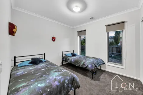 Property photo of 46 Quarters Boulevard Cranbourne West VIC 3977
