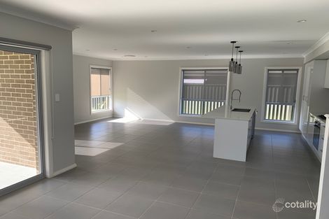 Property photo of 16 Fairmont Boulevard Hamlyn Terrace NSW 2259