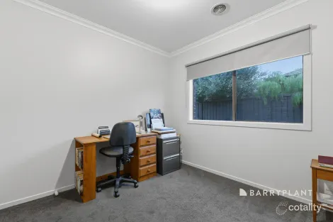 Property photo of 11 Parmentier Way Pakenham VIC 3810