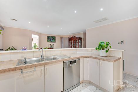 Property photo of 4 Taunton Place Craigieburn VIC 3064