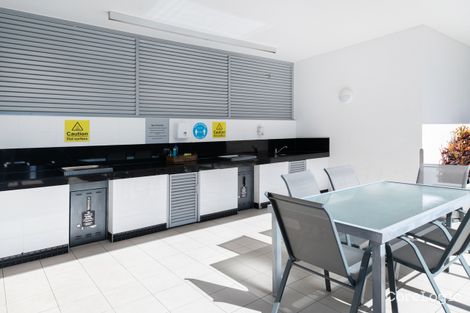 Property photo of 124/25-29 Surf Parade Broadbeach QLD 4218